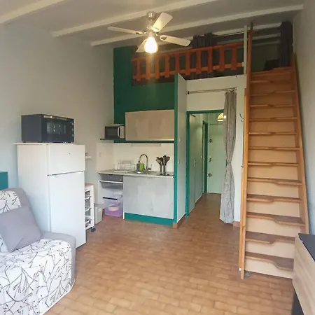 Charming 30 M With Balcony Near The Port Center Agde
