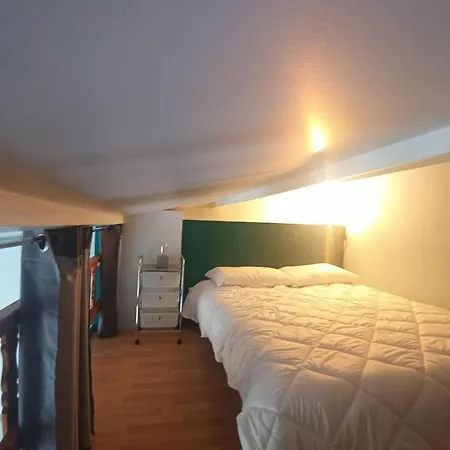 Charming 30 M With Balcony Near The Port Center Apartment *
