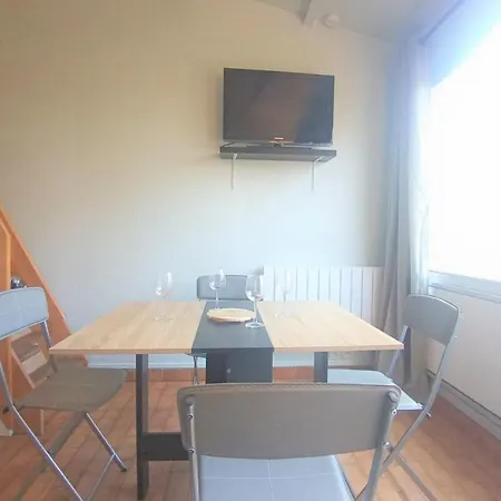 Charming 30 M With Balcony Near The Port Center