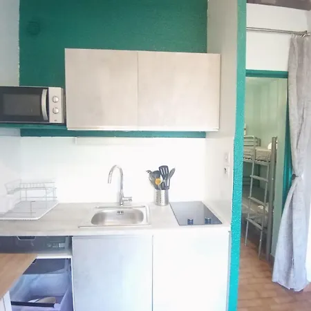 Charming 30 M With Balcony Near The Port Center Apartment *